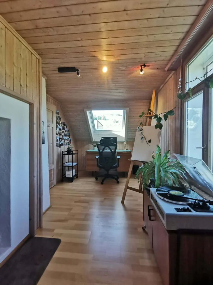 7½ ZIMMER-HAUS IN URNÄSCH (AR), MÖBLIERT, TEMPORÄR – foto 2 di 10