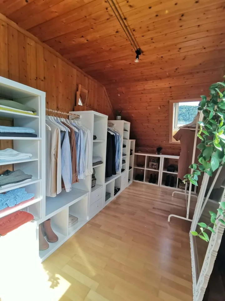 7½ ZIMMER-HAUS IN URNÄSCH (AR), MÖBLIERT, TEMPORÄR – foto 3 di 10