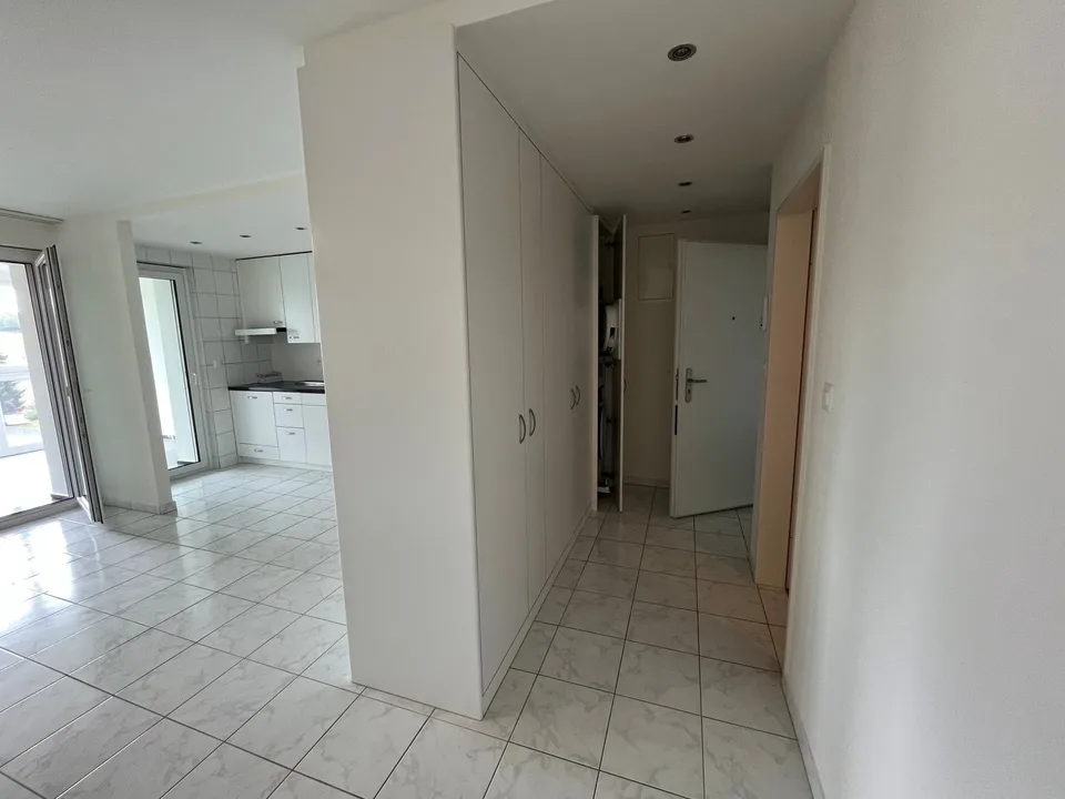Helle, zentrale 4.5-Zimmer-Wohnung in der Nähe vom Bahnhof Bassersdorf – photo 6 sur 13
