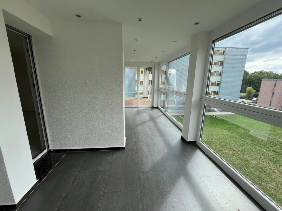 Helle, zentrale 4.5-Zimmer-Wohnung in der Nähe vom Bahnhof Bassersdorf – photo 4 sur 13