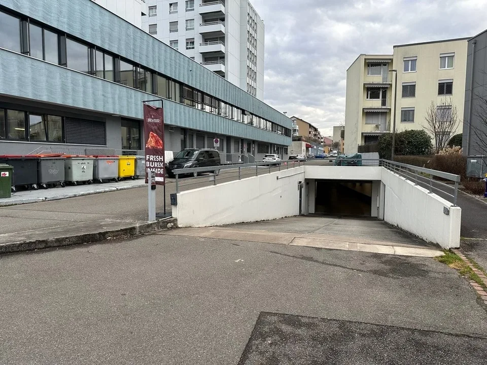 Einstellhallenplatz in Birsfelden zu vermieten – Foto 4 von 4