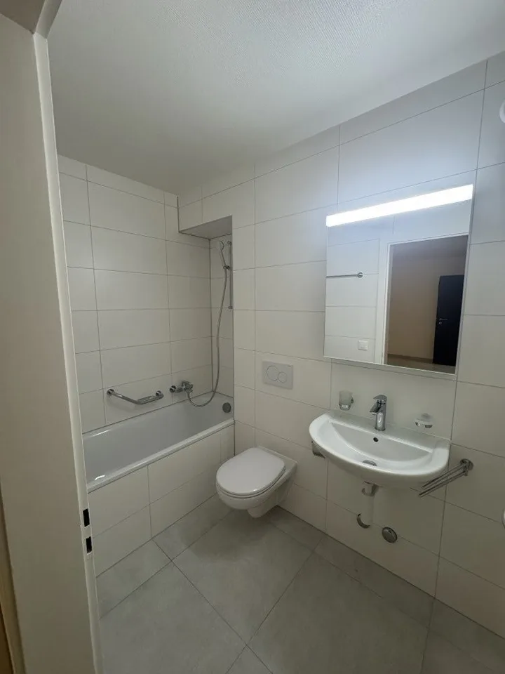 Magnifique 2.5 pièces au 2ème étage de 54 m2 rénové – foto 4 di 9
