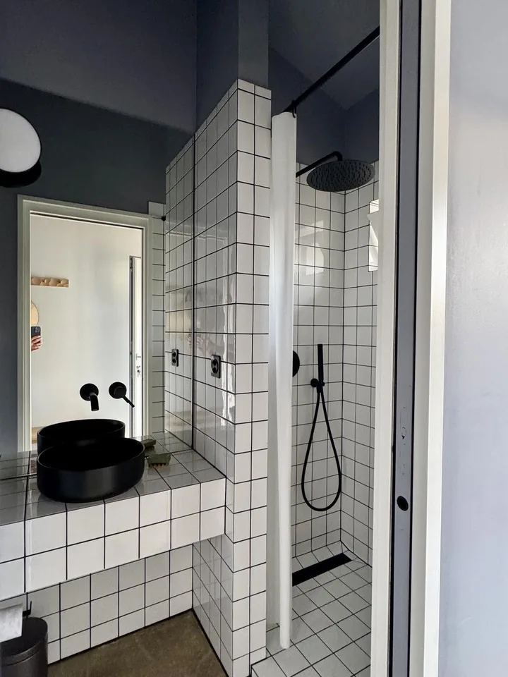 Collonges-sous-Salève - Großes Studio mit Mezzanine und Außenbereich – Foto 6 von 8