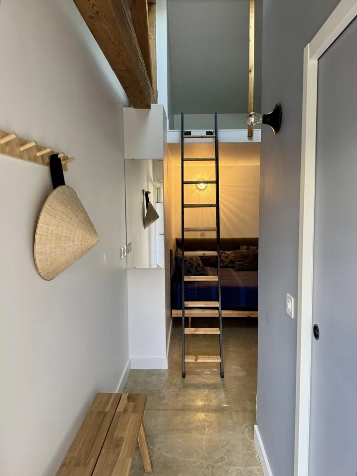 Collonges-sous-Salève - Großes Studio mit Mezzanine und Außenbereich – Foto 3 von 8