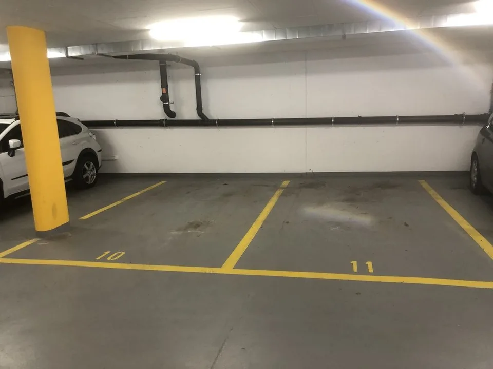 Secure parking space wanted? – photo 3 of 3