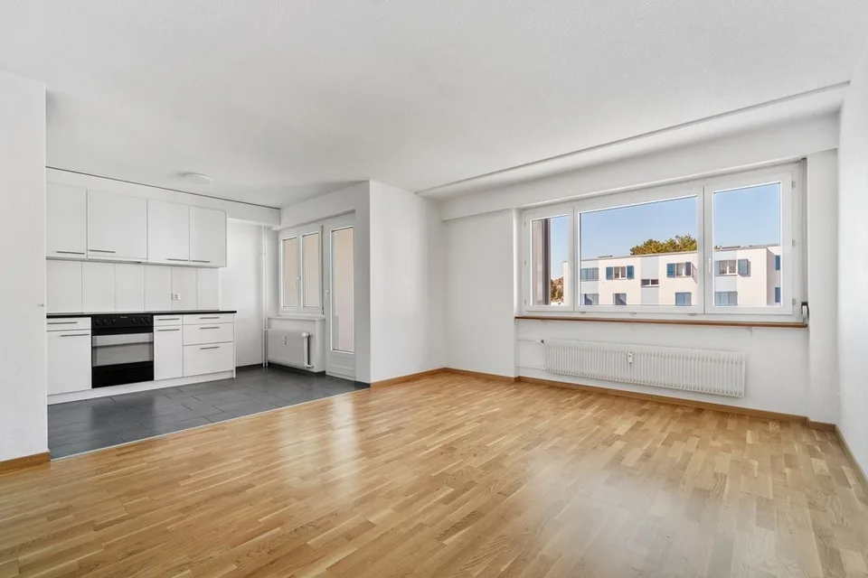 Appartamento di 4 locali, ristrutturato di recente, luminoso – foto 2 di 7