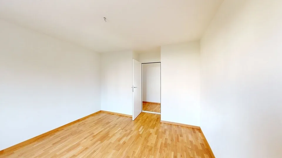 Erstbezug nach Sanierung: Stilvolle 3.5-Zimmer-Wohnung – photo 7 sur 7