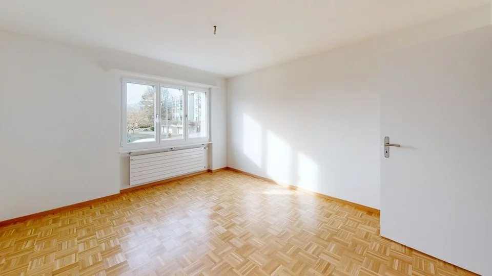 Erstbezug nach Sanierung: Stilvolle 3.5-Zimmer-Wohnung – photo 3 sur 7