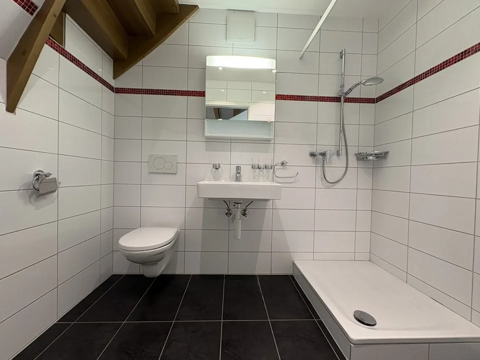 Duplex 3.5 Zimmer für 1'370.- CHF/Monat inkl. Nebenkosten – Foto 4 von 7