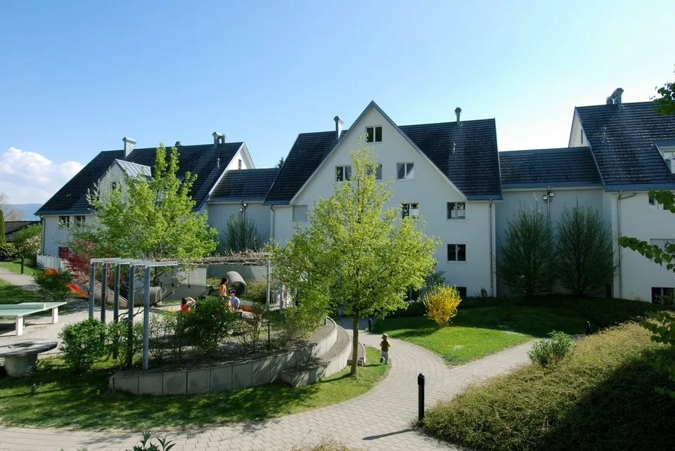 Moderne Wohnung mit Gartensitzplatz sucht Mieter! – photo 2 of 8