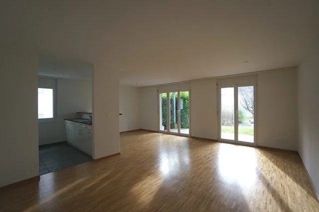 Moderne Wohnung mit Gartensitzplatz sucht Mieter! – photo 6 of 8