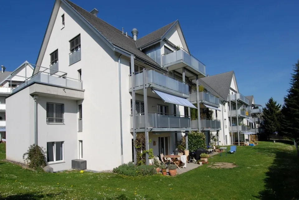 Moderne Wohnung mit Gartensitzplatz sucht Mieter! – photo 3 of 8