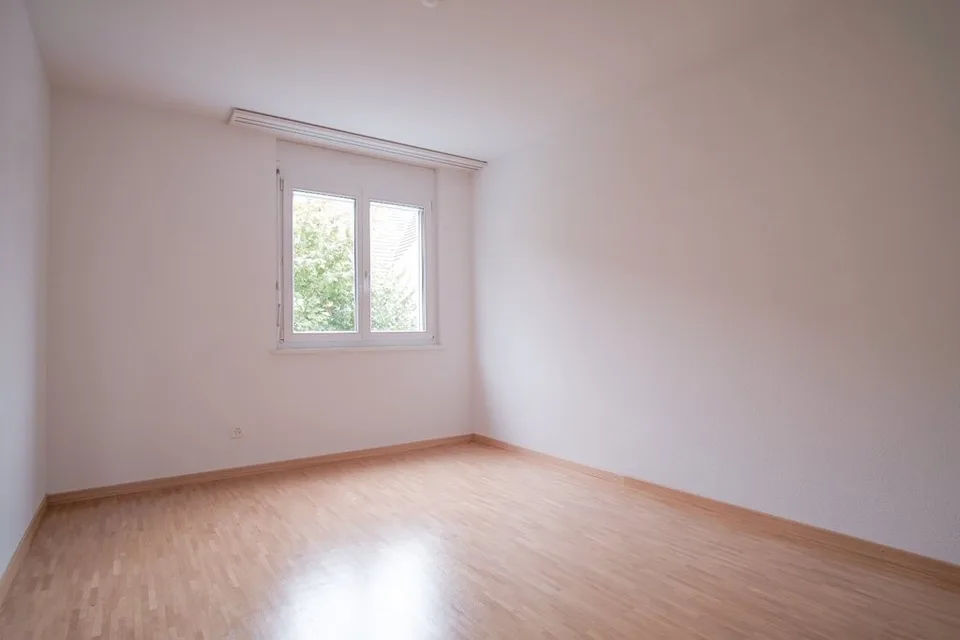 Moderne Wohnung mit Gartensitzplatz sucht Mieter! – photo 5 of 8