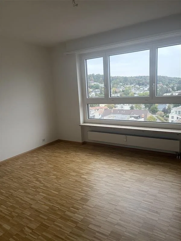 Grosszügige 3-Zimmerwohnung mit Aussicht über Reinach – Foto 5 von 8