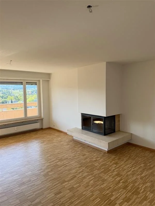 Grosszügige 3-Zimmerwohnung mit Aussicht über Reinach – Foto 3 von 8