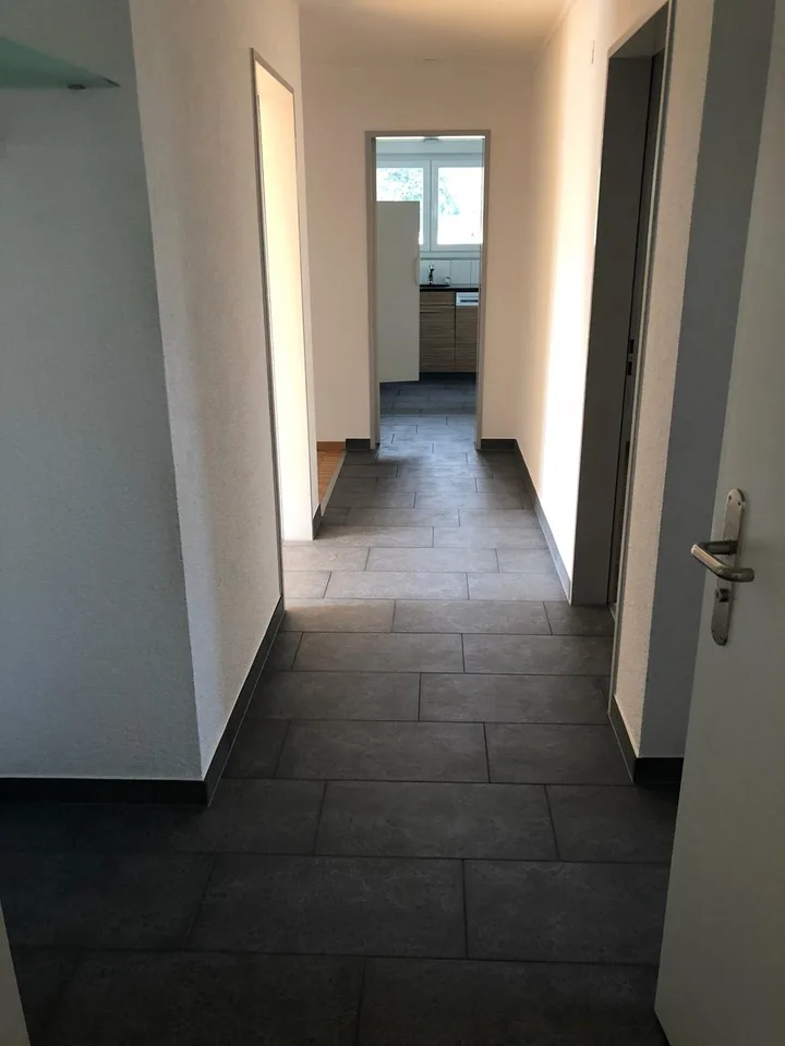 Charmante 3.5-Zimmerwohnung mit Balkon – Foto 2 von 8