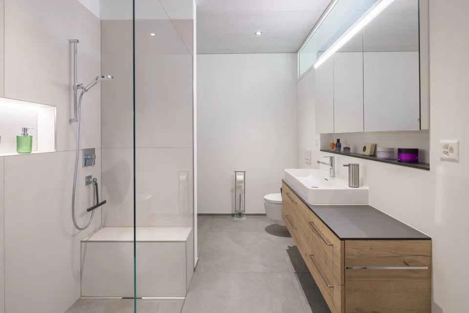 3.5-Zimmerwohnung im Seidenturm in Dürnten modernes Wohnen mit verglaster Loggia – Foto 6 von 8