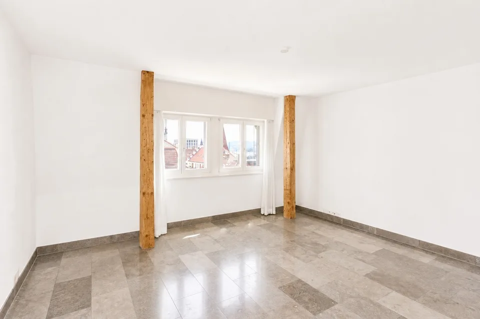 Attraktive 3.5-Zimmer-Dachwohnung mit privater Dachterrasse und Weitblick über Zürich und den Zürichsee – Foto 11 von 17