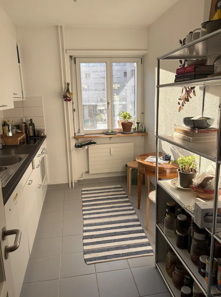 2 ZI-WOHNUNG IN ZÜRICH - KREIS 3 WIEDIKON, MÖBLIERT, TEMPORÄR – foto 4 di 7