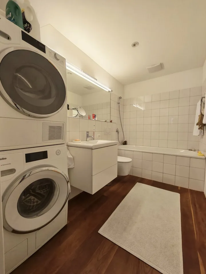 Ampio appartamento di 3,5 locali in una zona tranquilla a Erlenbach con vista sul lago – foto 7 di 11