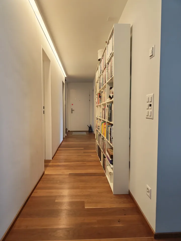 Ampio appartamento di 3,5 locali in una zona tranquilla a Erlenbach con vista sul lago – foto 6 di 11