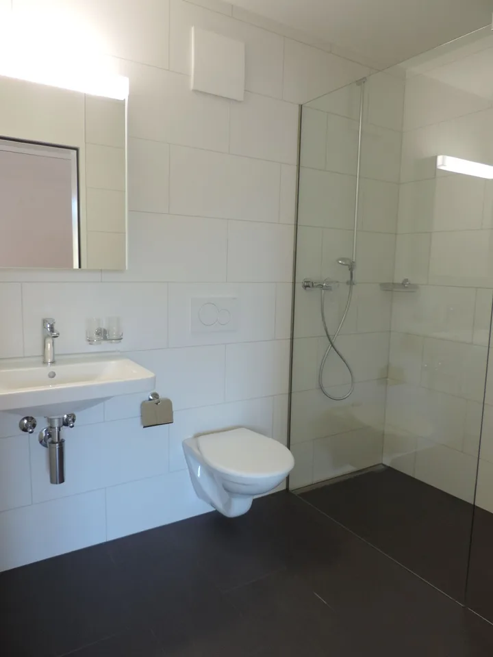 Neuwertige und grosszügige 3.5-Zimmer Dachwohnung – foto 11 di 11