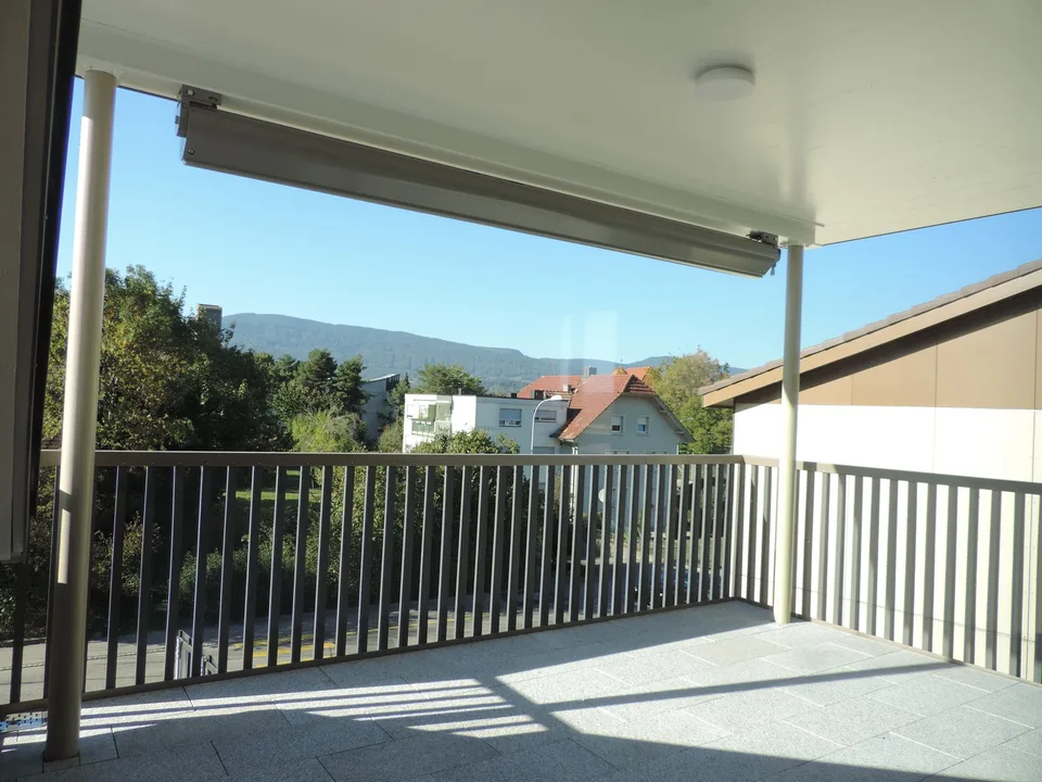Neuwertige und grosszügige 3.5-Zimmer Dachwohnung – foto 6 di 11