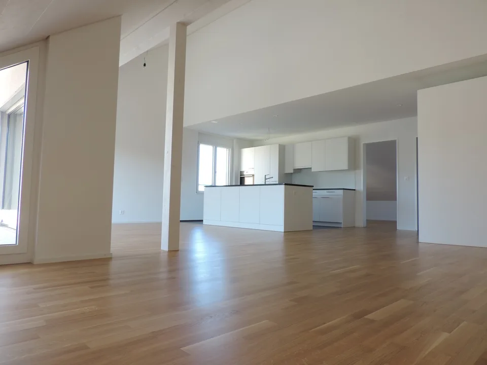 Neuwertige und grosszügige 3.5-Zimmer Dachwohnung – foto 2 di 11