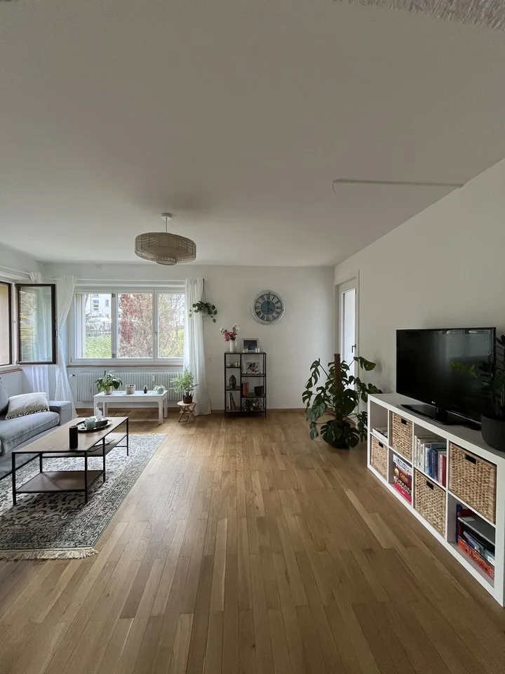 3½ ZI-WOHNUNG IN BERN - AUSSERHOLLIGEN, MÖBLIERT, TEMPORÄR – foto 2 di 10