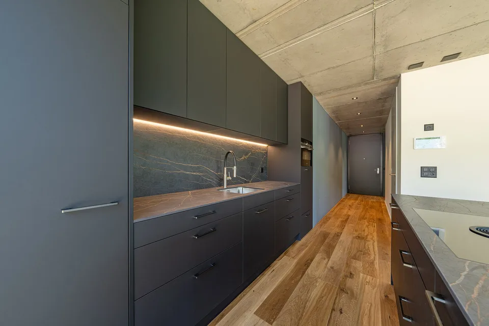 Moderne 3.5 Zimmerwohnung in Naters – Foto 4 von 13