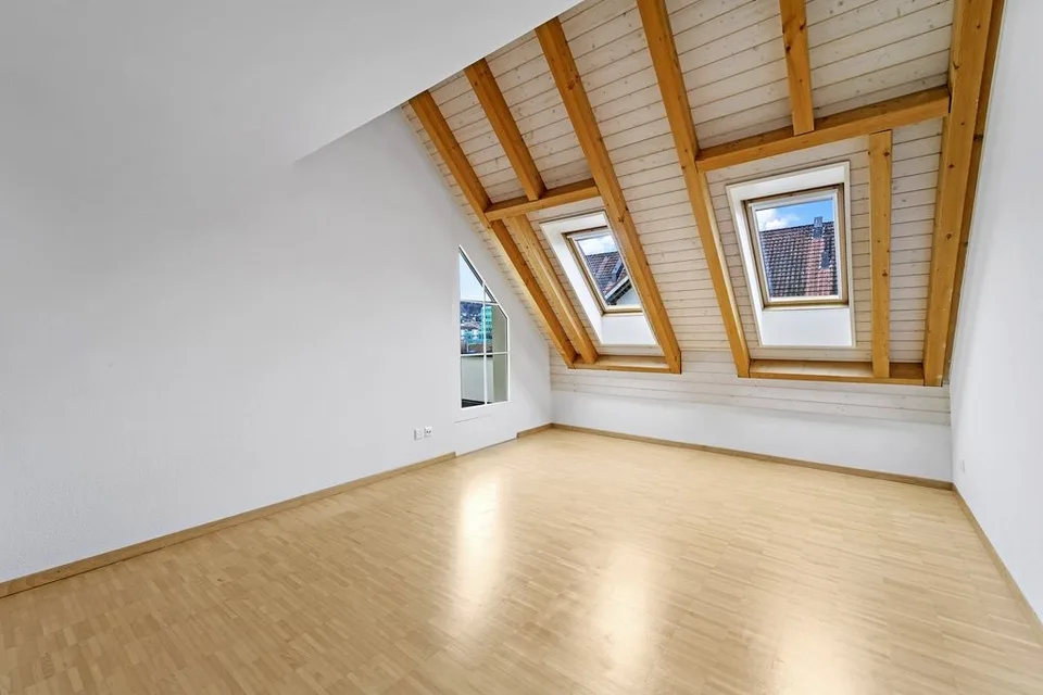 Modern 3.5-room apartment with large balcony – photo 5 of 8