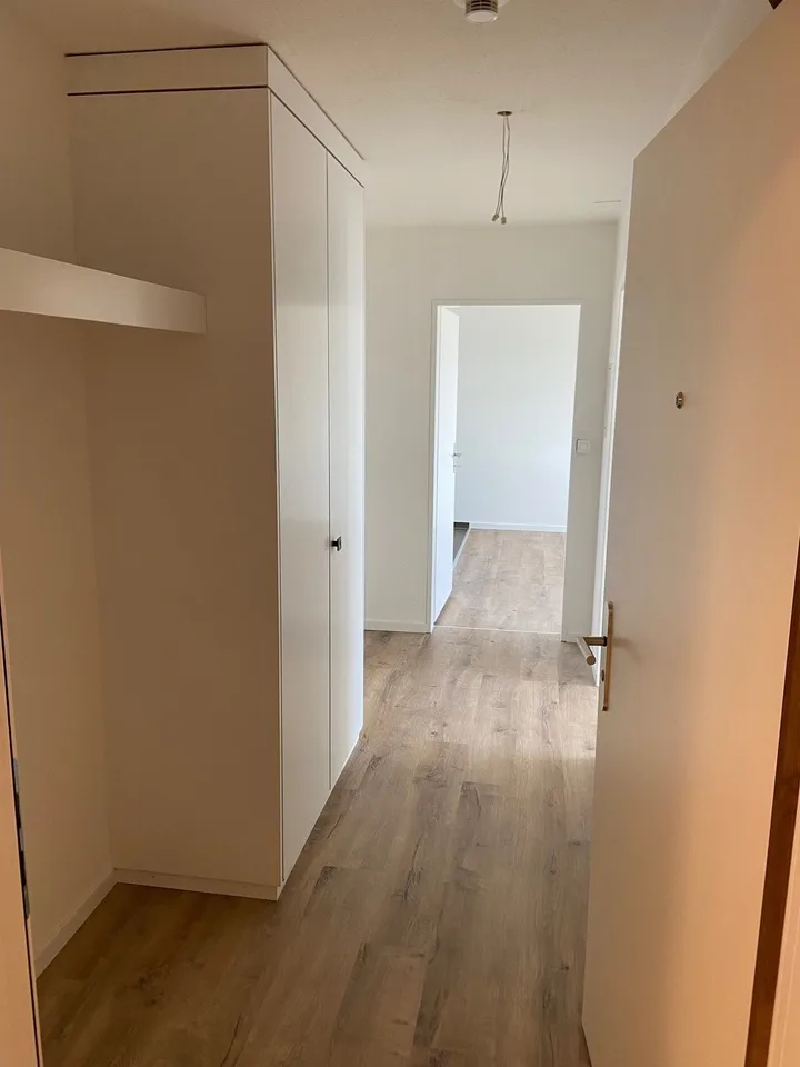 Die Gelegenheit! Moderne 2.5 Z- Wohnung im 12. OG mit sonnigem Balkon – Foto 5 von 10