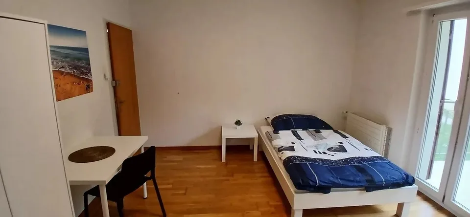 Möbliertes Zimmer zentral - Heute einziehen – foto 2 di 13