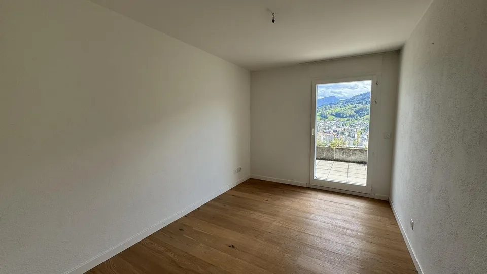 Charmante 4.5-Zimmer-Dachwohnung in Kriens – Befristet bis 30.11.2027 – Foto 4 von 8