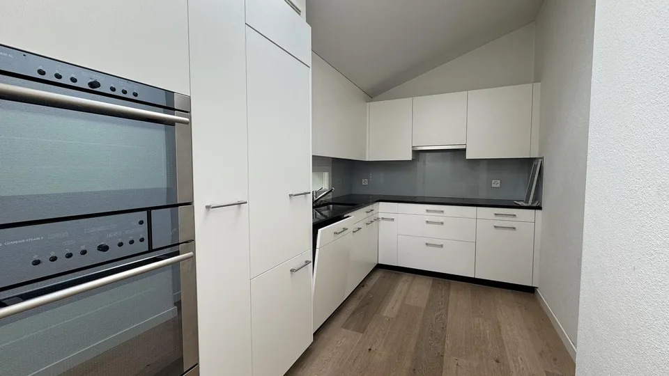 Charmante 4.5-Zimmer-Dachwohnung in Kriens – Befristet bis 30.11.2027 – Foto 6 von 8