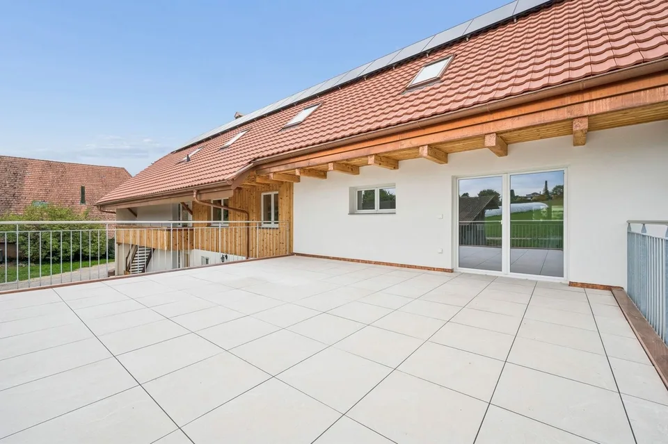 Appartement 4,5 pièces avec grande terrasse ensoleillée – photo 4 sur 13
