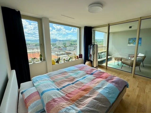 Moderne 2.5-Zimmerwohnung im 10.OG im Zentrum von Brugg-Windisch – Foto 3 von 7