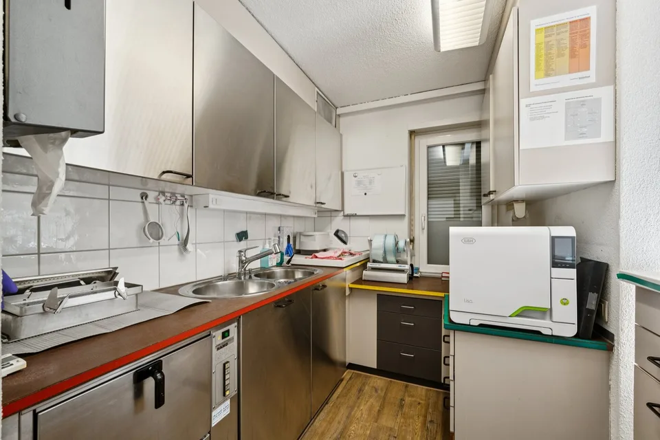 Spazio pratico/commerciale attraente di 112m2 disponibile dal 1 aprile 2027 a Malters – foto 4 di 11