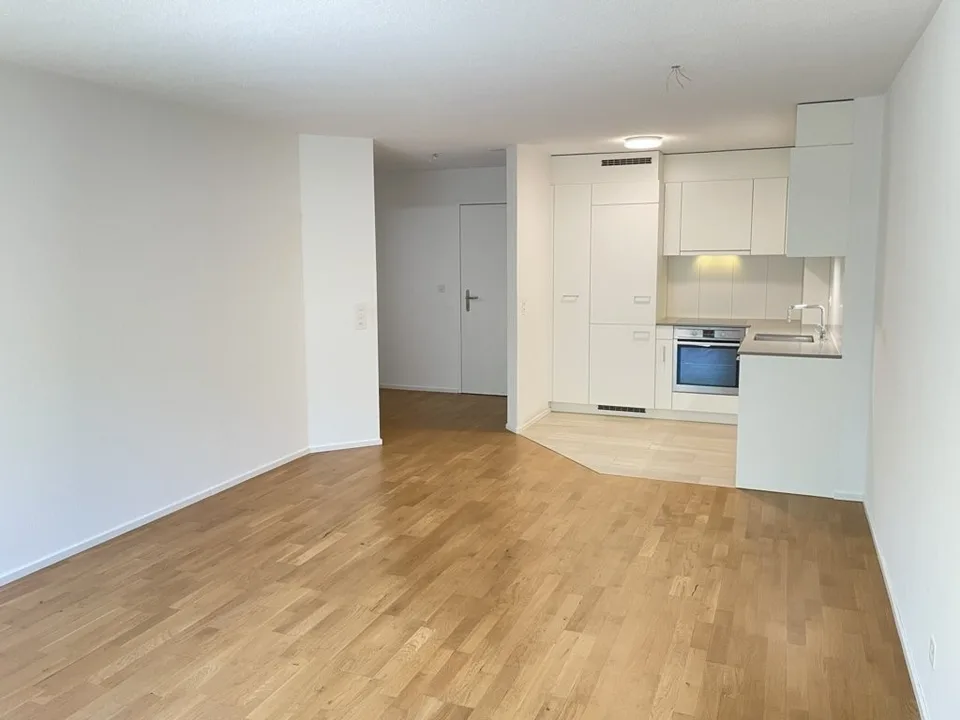 Cozy 2.5-room apartment with garden seating – photo 4 of 9