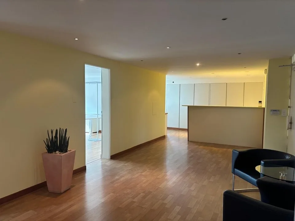 Attraktive Bürofläche an zentraler Lage im Zürcher Kreis 1 – photo 4 sur 8