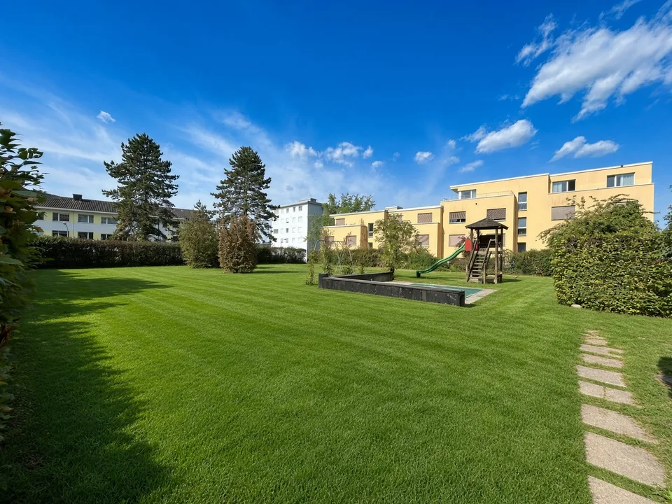 Appartamento di 3.5 locali con balcone soleggiato e vista sulla verde – foto 10 di 13