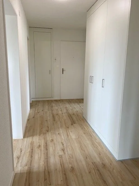 Moderne 3.5 Z-Wohnung im 2. OG mit Balkon – Foto 5 von 7