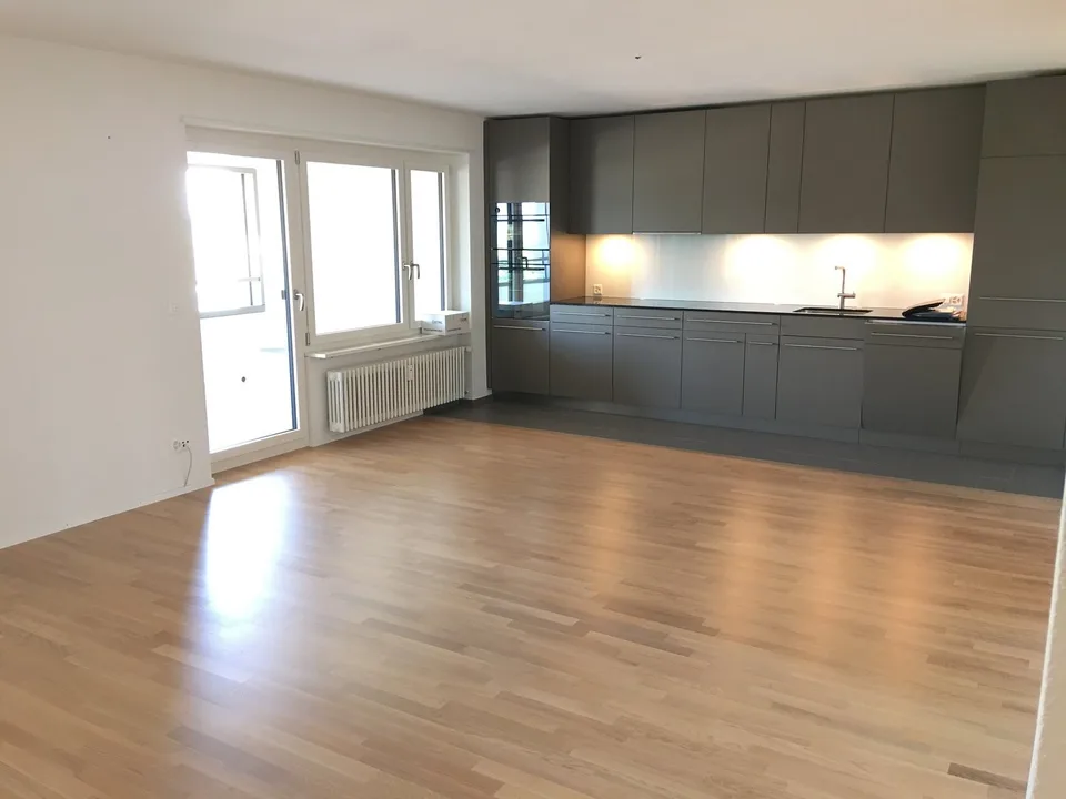 Exklusiv und zentral - 4.5 Zimmer mit Aussicht über die Dächer von Uster – Foto 4 von 13