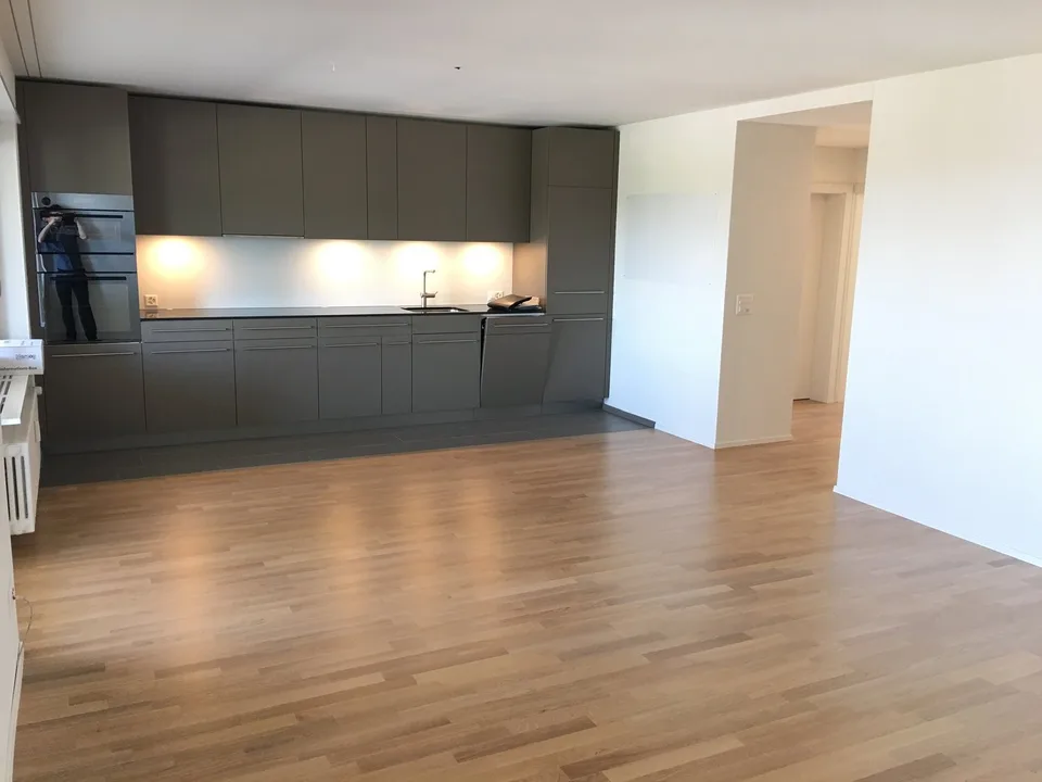 Exklusiv und zentral - 4.5 Zimmer mit Aussicht über die Dächer von Uster – Foto 5 von 13