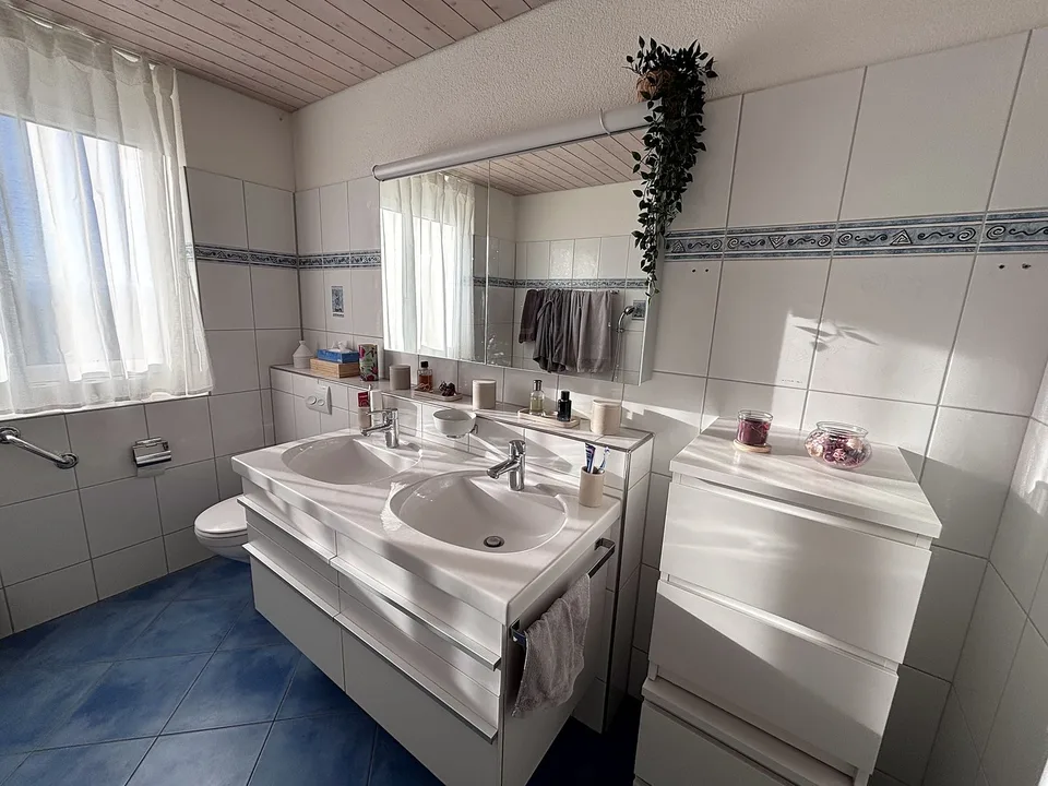 Möblierte 4-Zimmer-Doppelhaushälfte mit Garten | befristet – Foto 7 von 13