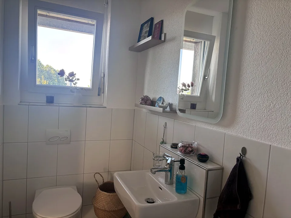 Möblierte 4-Zimmer-Doppelhaushälfte mit Garten | befristet – Foto 4 von 13