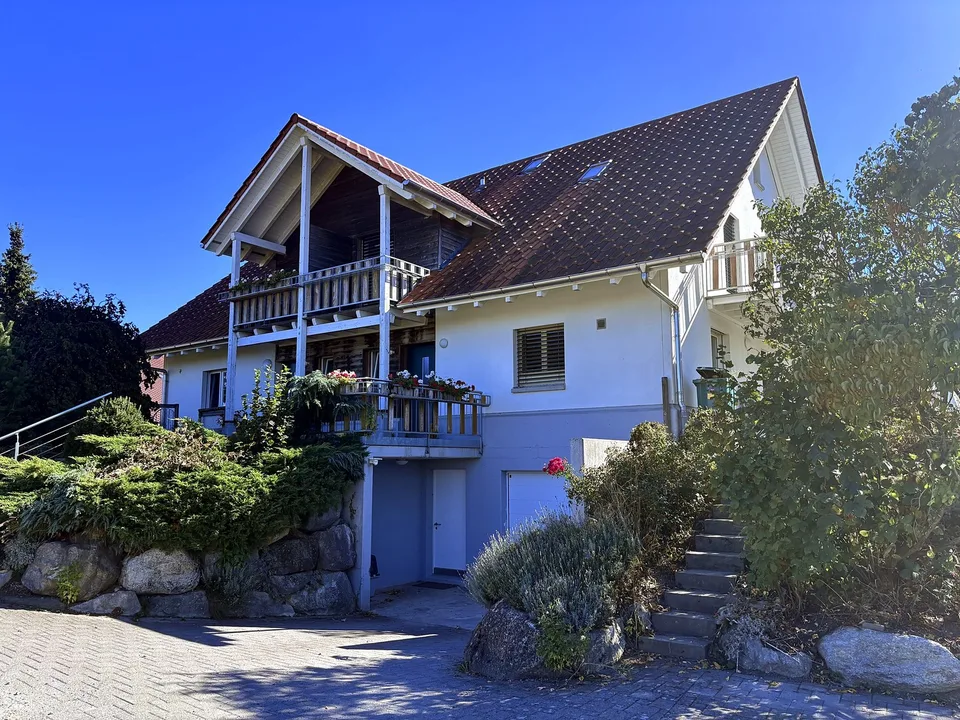 Möblierte 4-Zimmer-Doppelhaushälfte mit Garten | befristet – Foto 2 von 13