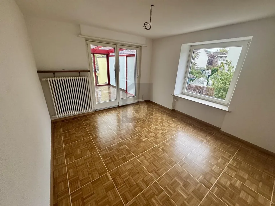MIT WINTERGARTEN, GARAGE UND GARTEN! – Foto 2 von 4
