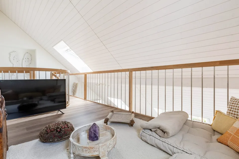 Unique 4.5-Room Duplex Penthouse with Spacious Balcony in Langnau am Albis – foto 25 di 30