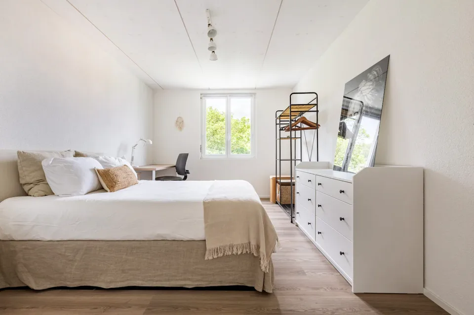 Unique 4.5-Room Duplex Penthouse with Spacious Balcony in Langnau am Albis – foto 19 di 30